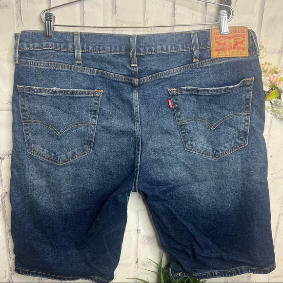 Levi’s Men’s Sz 40 502 Blue Denim HighWaist Bermuda Jean Shorts - Picture 2 of 8